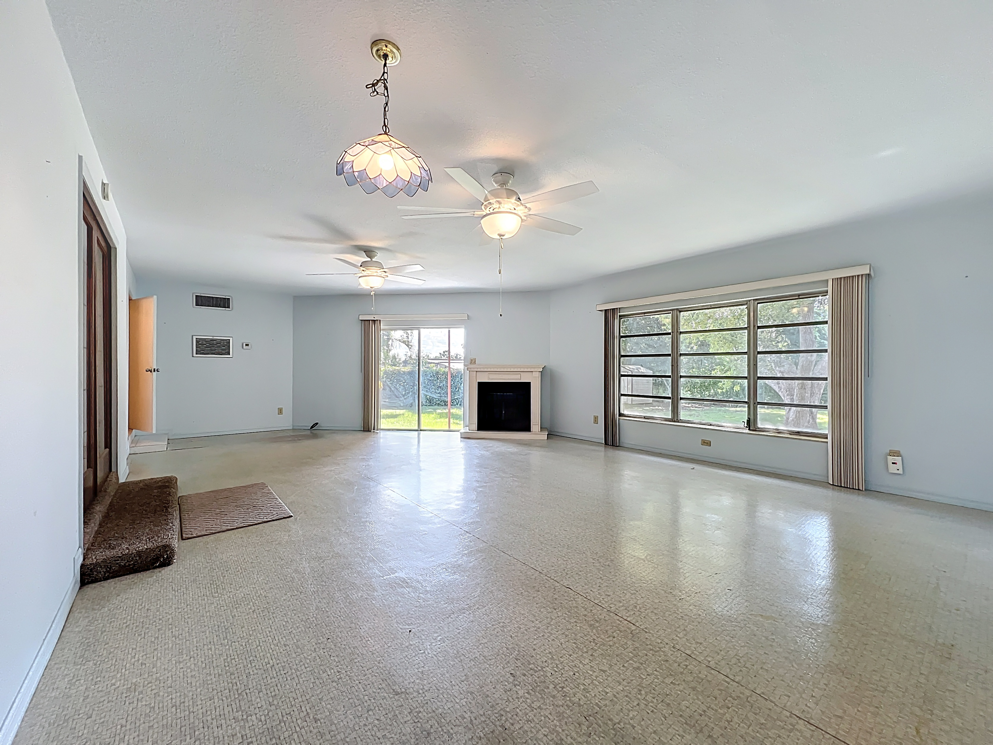 4 Bedroom Home For Sale - Winter Haven - $285,000